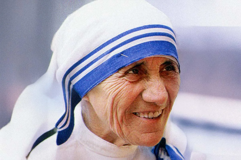 File:Madre Teresa di Calcutta linear.webp